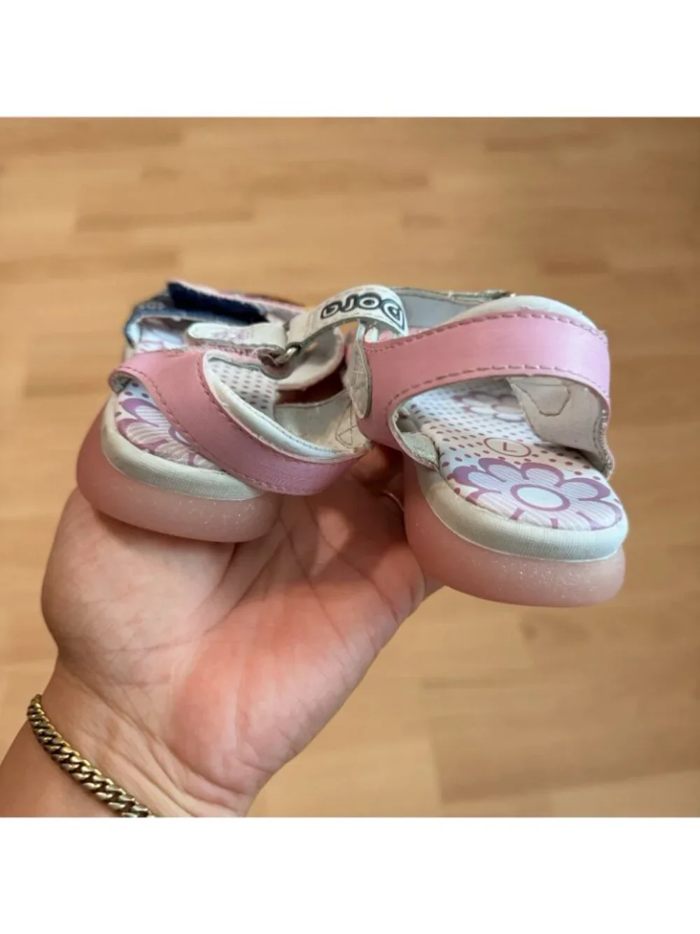 Y2K Dora The Explorer Girls Size 7 Sandals Pink White Floral Straps Slip On